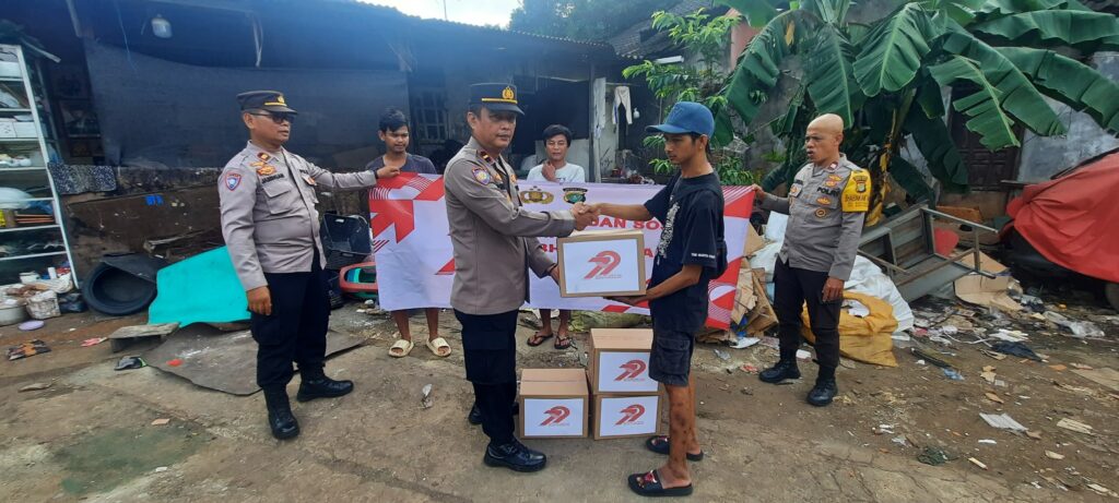 Polsek Bantargebang Gelar Bhakti Sosial Sambut HUT Bhayangkara ke-79  Bekasi Kota — Dalam rangka