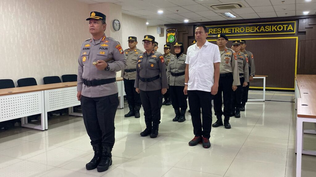 Kapolres Bersama PJU Polres Metro Bekasi Kota Mengikuti Nilai-Nilai Tribrata Dalam Rangka HUT Bhayangkara ke-79