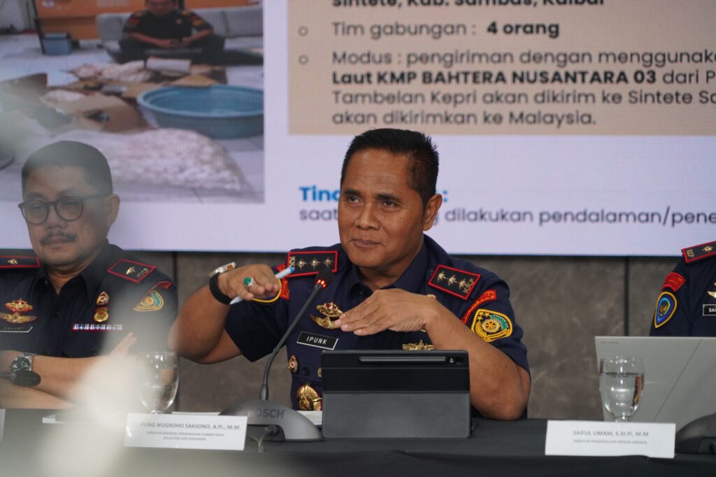 KKP Tangkap Kapal Ikan Ilegal hingga Gagalkan Perdagangan Telur Penyu.