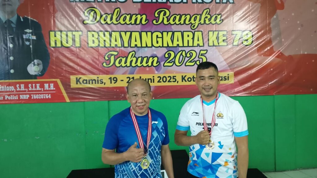 Polsek Bantargebang A Juara 1 Turnamen Bulutangkis Piala Kapolres Cup 2025.