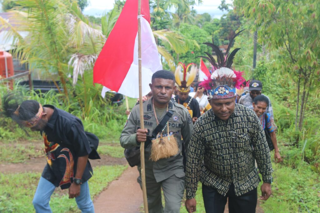 Satgas Damai Cartenz-2025 Hadir di Prosesi Adat Papua: Wujudkan Damai Lewat Budaya.