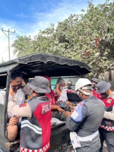 Polri untuk Masyarakat: Polda NTT Imbau Warga Waspada Erupsi Gunung Lewotobi Laki-Laki.