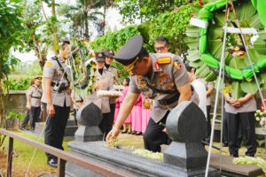 Jelang Hari Bhayangkara, Kapolri Ziarah ke Makam BJ Habibie hingga Hoegeng  
