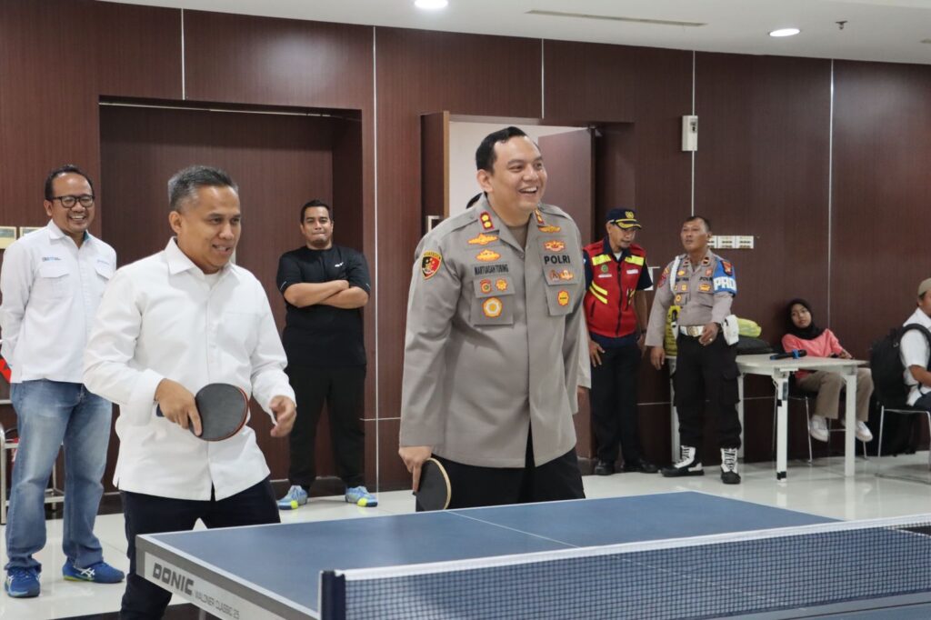 Sinergi dan Semangat Bhayangkara: Polres Pelabuhan Tanjung Priok Gelar Lomba Tenis Meja HUT ke-79.
