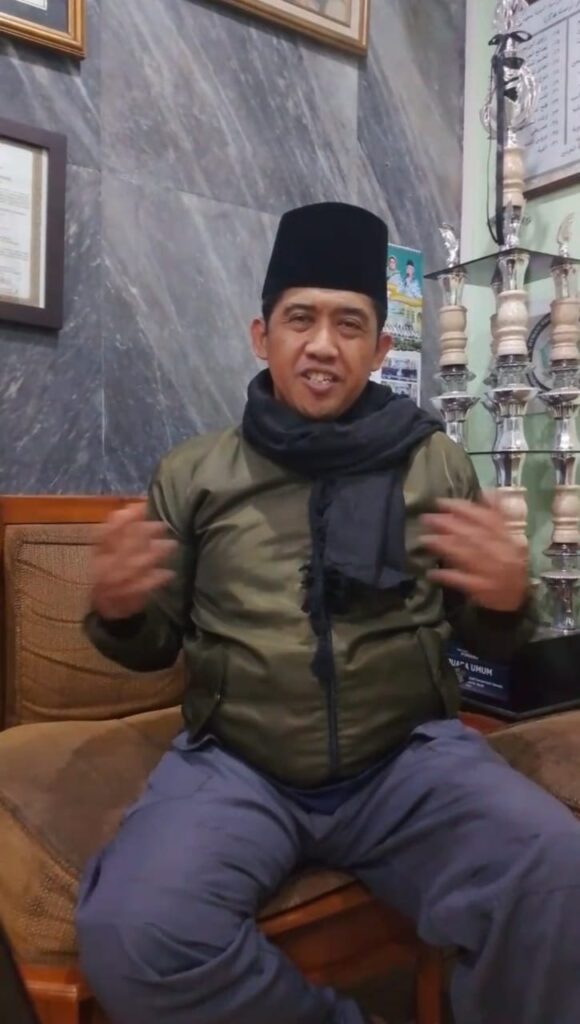 Dai TV One KH Abdul Dasuki Adnan Apresiasi Call Center 110 dan Ucapkan Selamat HUT Bhayangkara ke-79.