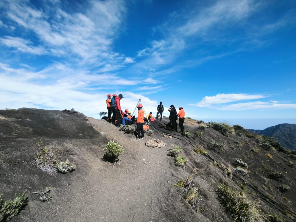 Polda NTB Update Proses Penyelamatan Pendaki WNA di Rinjani.