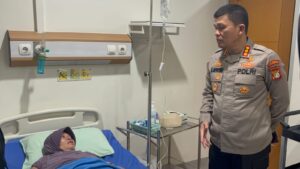 *Polresta Bandara Soekarno Hatta Berikan Bantuan Kesehatan Kepada Istri si Kakek Pencuri HP*
