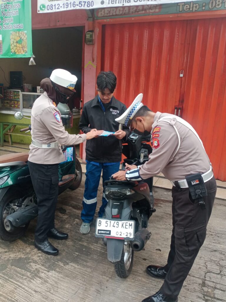 Polsek Bantargebang Mengelar Operasi Patuh Jaya Untuk menciptakan Ketertiban Lalu Lintas