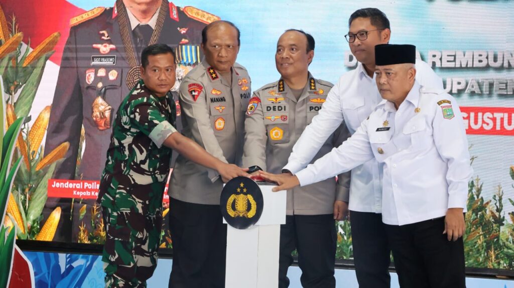 *POLRI RESMIKAN 8 SPPG OPERASIONAL DAN GROUNDBREAKING 205 UNIT SERENTAK SELURUH INDONESIA UNTUK AKSELERASI PROGRAM MAKANAN BERGIZI GRATIS*