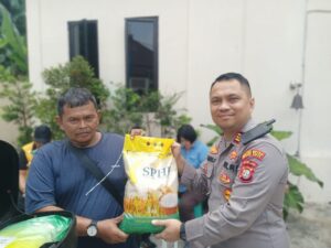 Bekasi 12/09/25  Polsek Jatiasih Gelar Operasi Pasar Murah, 4 Ton Beras Bulog Sudah Diserap Warga